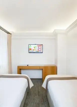 Twin, Şehir Manzaralı