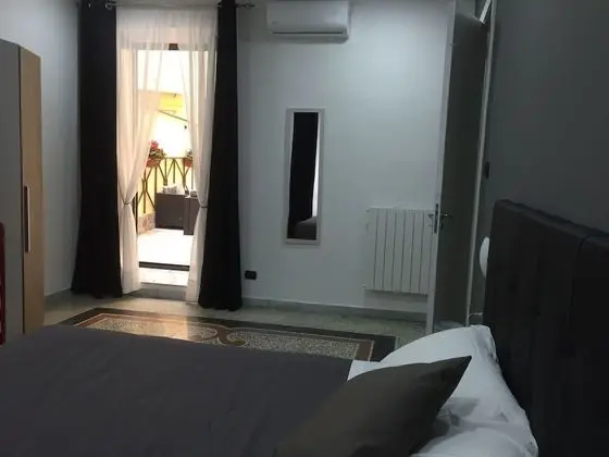 Tek Büyük Yataklı Oda, Balkon