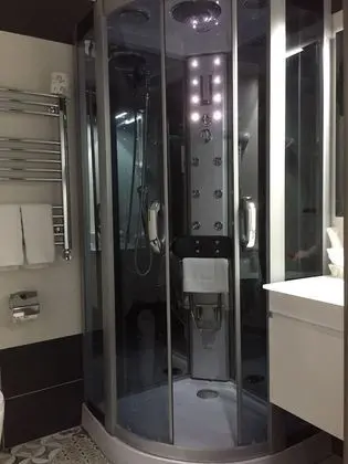 Tek Büyük Yataklı Oda, Balkon
