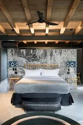 Luxury Oda