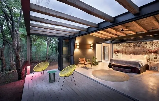 Luxury Oda