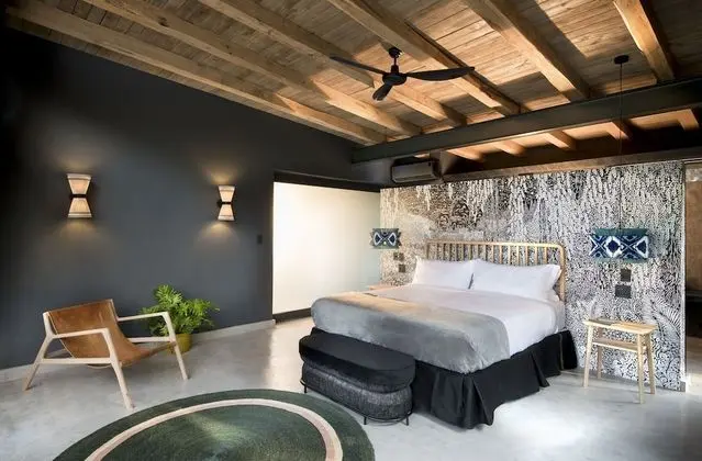 Luxury Oda