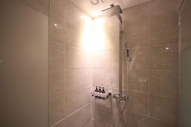 Premium Tek Büyük Yataklı Oda