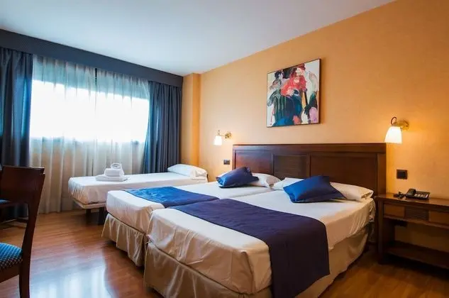 Standard Üç Kişilik Oda, Birden Çok Yatak (With Extra Bed 2 Adults and 1 Child)