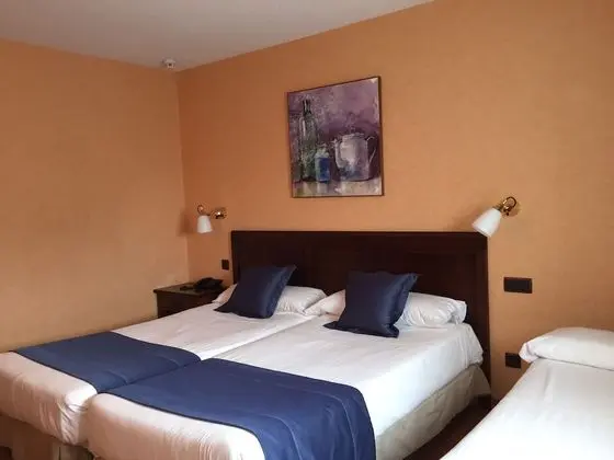 Standard Üç Kişilik Oda, Birden Çok Yatak (With Extra Bed 2 Adults and 1 Child)