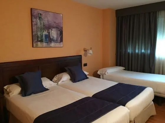 Standard Üç Kişilik Oda, Birden Çok Yatak (With Extra Bed 2 Adults and 1 Child)