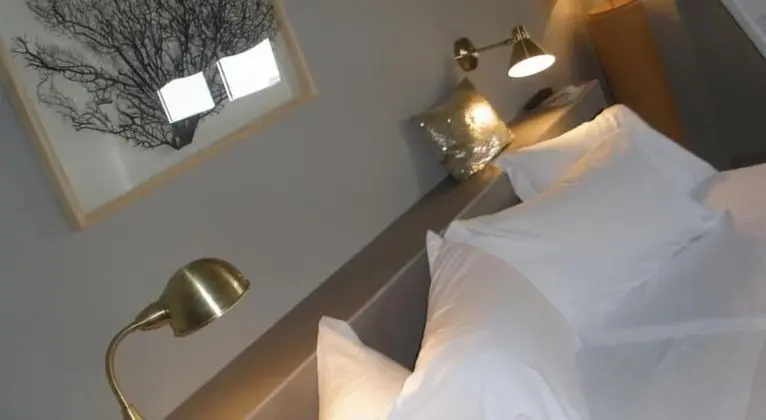 Büyük Yataklı Tek Kişilik Oda