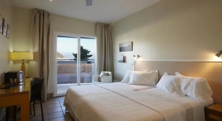 Büyük Yataklı Tek Kişilik Oda