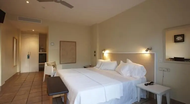 Comfort Tek Büyük Yataklı Oda