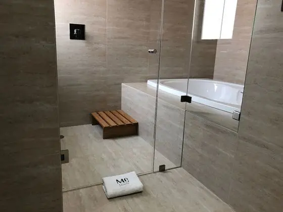 Suite 1 King Bed with Kitchenette