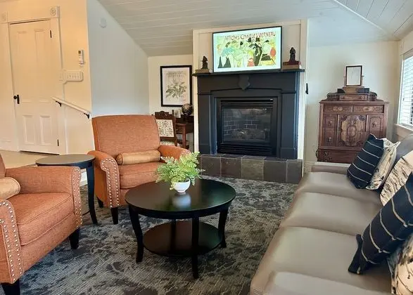 Süit, 1 En Büyük (King) Boy Yatak, Şömine