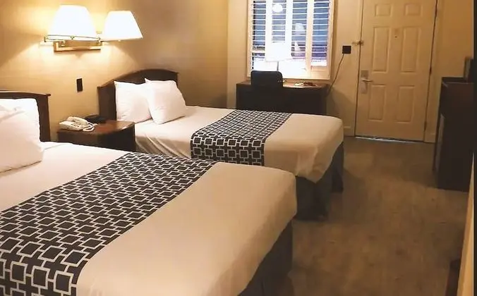 Luxury Oda, 2 Büyük (Queen) Boy Yatak, Sigara İçilmez, Havuz Kullanımı