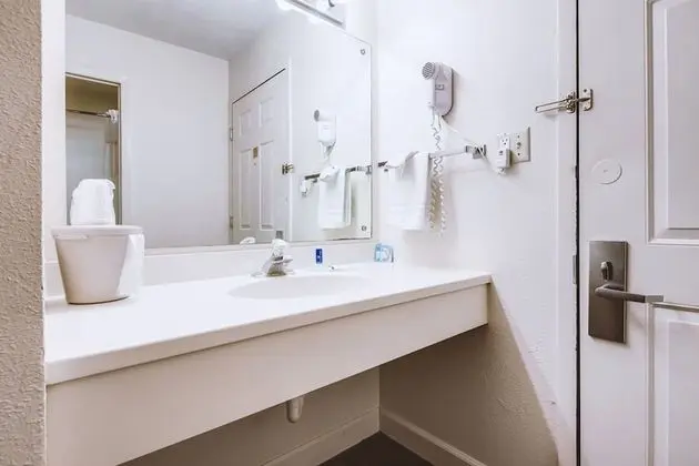 Luxury Oda, 2 Büyük (Queen) Boy Yatak, Sigara İçilmez, Havuz Kullanımı