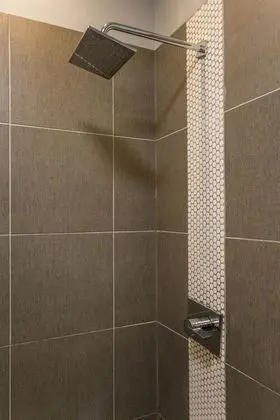 Oda, 1 Çift Kişilik Yatak, Ortak Banyo