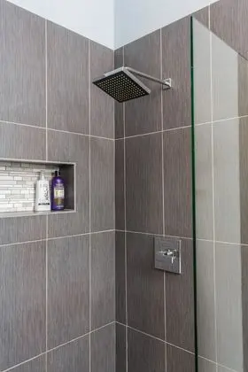 Premium Oda, 1 En Büyük (King) Boy Yatak, Ortak Banyo