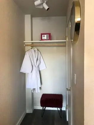 Premium Oda, 1 En Büyük (King) Boy Yatak