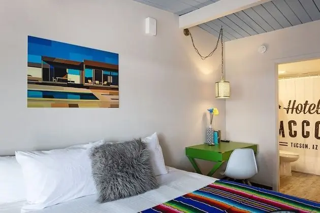 Design Oda, 1 En Büyük (King) Boy Yatak, Küçük Mutfak