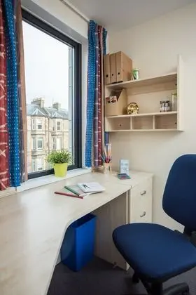 Tek Büyük Yataklı Oda (3/4 Size Small Double Bed)