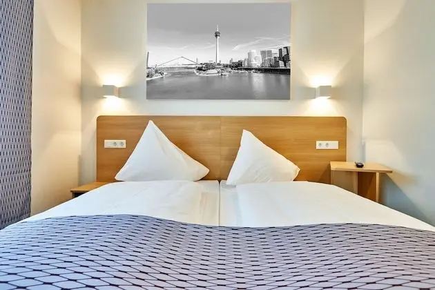 Basic Tek Büyük Yataklı Oda