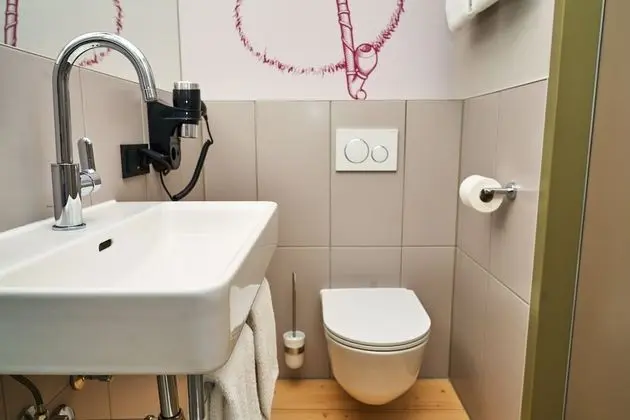 Basic Tek Büyük Yataklı Oda