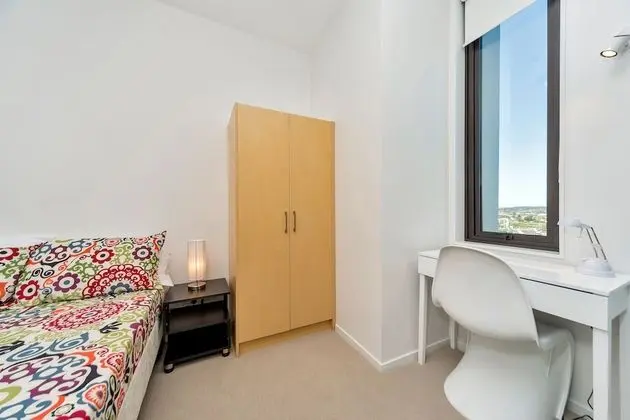 Standard Apart Daire, 2 Yatak Odası, Küçük Mutfak, Şehir Manzaralı