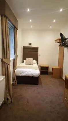 Tek Kişilik Oda, Ortak Banyo