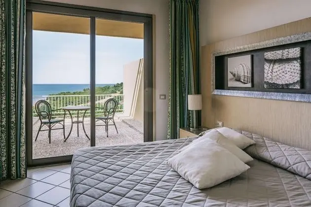 Deluxe Dört Kişilik Oda, Deniz Manzaralı
