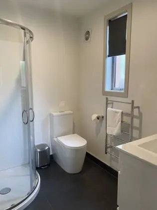 Business Stüdyo, 1 En Büyük (King) Boy Yatak, Buzdolabı ve Mikrodalga
