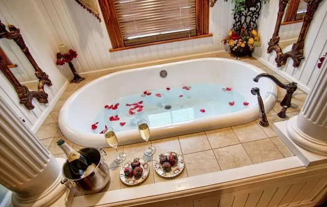 Grand Ev, 1 Büyük (Queen) Boy Yatak, Özel Banyo