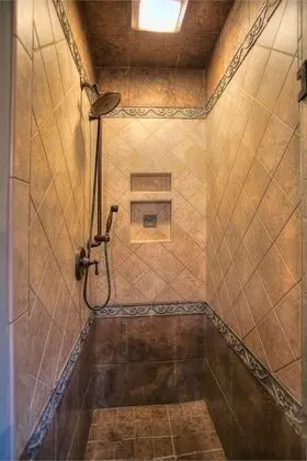 Grand Ev, 1 Büyük (Queen) Boy Yatak, Özel Banyo