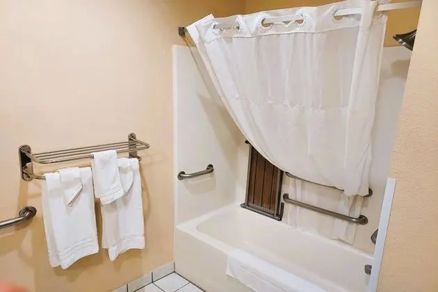 Oda, 1 Büyük (Queen) Boy Yatak, Engellilere Uygun