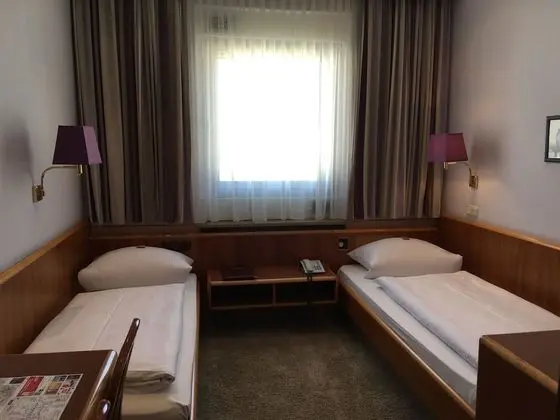 Tek Büyük veya İki Ayrı Yataklı Oda