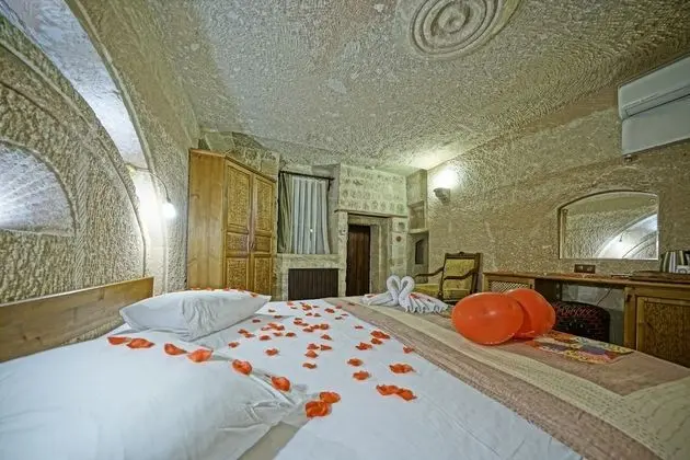 Classic Cave Suite
