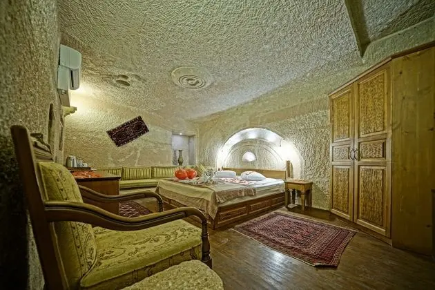 Classic Cave Suite