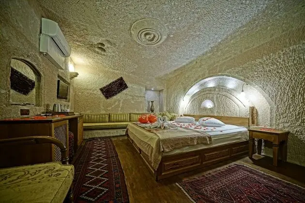 Classic Cave Suite