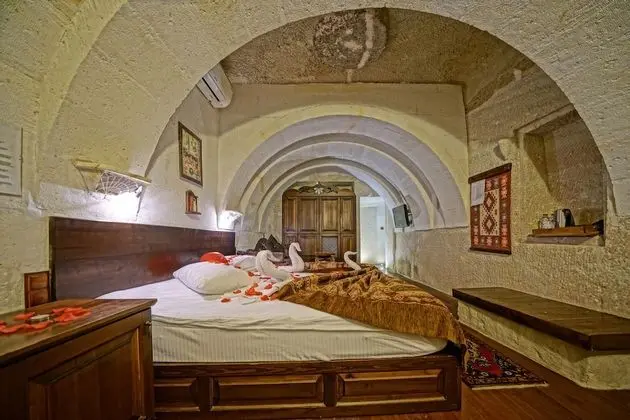 Classic Cave Suite