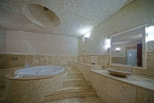 Classic Cave Suite