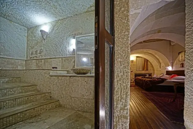 Classic Cave Suite