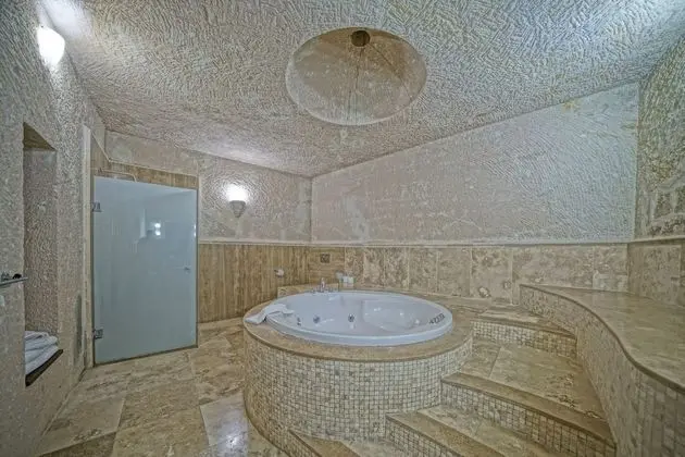 Classic Cave Suite