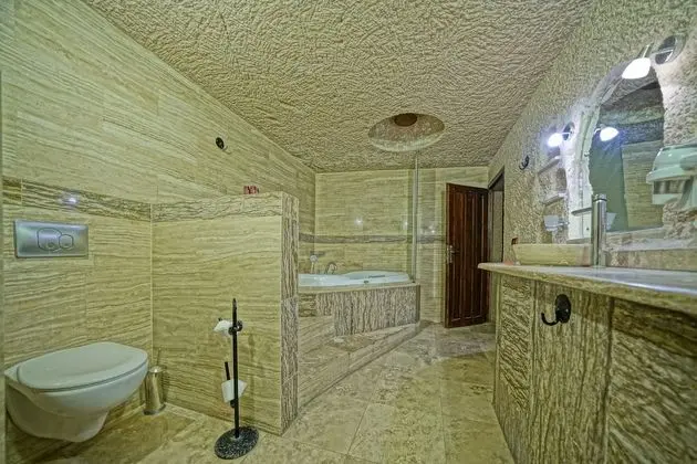 Classic Cave Suite