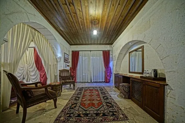 Luxury Cave Suite