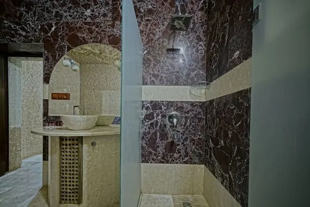 Luxury Cave Suite