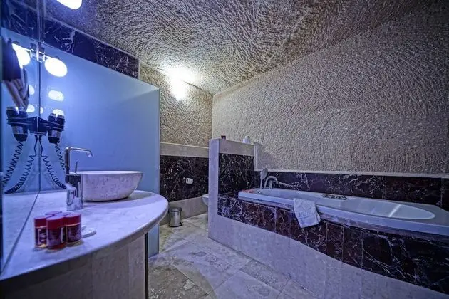 Luxury Cave Suite