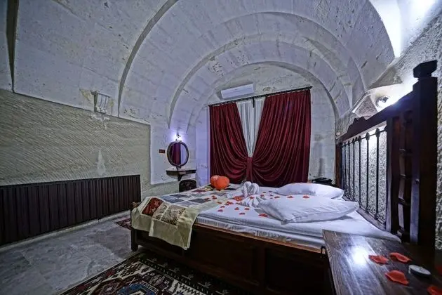 Luxury Cave Suite with Turkish Bath