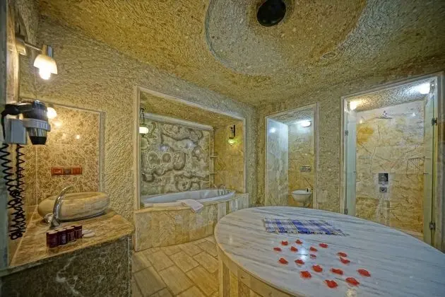 Luxury Cave Suite with Turkish Bath