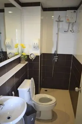 8-Bed Mixed Dormitory