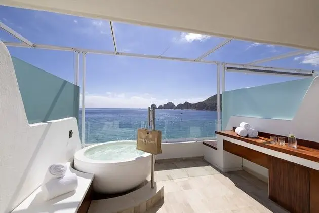 Extra ME+ Junior Suite Beach Front and Hot Tub