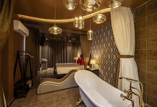 Deluxe Tek Büyük Yataklı Oda