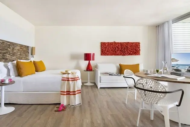 Süit, Kişiye Özel Havuzlu, Deniz Manzaralı (Beyond ME, 2 Adults  + 1 Child)