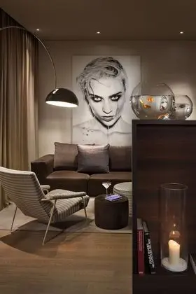Süit, Teras (Studio ME)